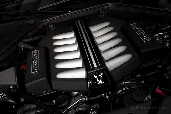 Rolls Royce Wraith sở hữu động cơ tăng áp kép V12 1