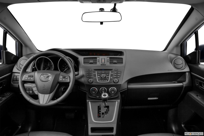 Minivan Mazda5 2014 có đầy đủ các tiện nghi điển hình 1
