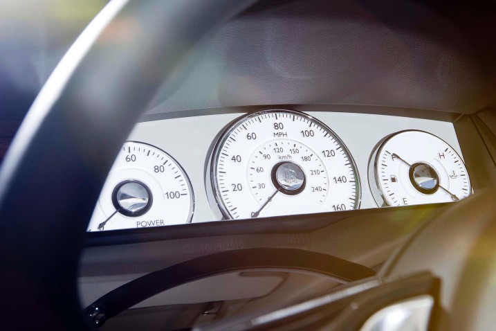 Đánh giá khoang lái xe Rolls-Royce Ghost 2014