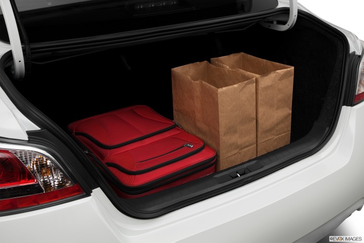 Đánh giá không gian để hành lý Nissan Altima 2014