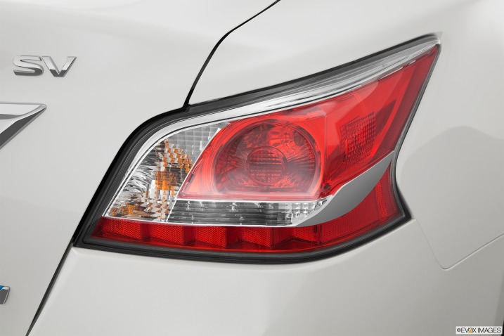 Đánh giá đuôi xe Nissan Altima 2014