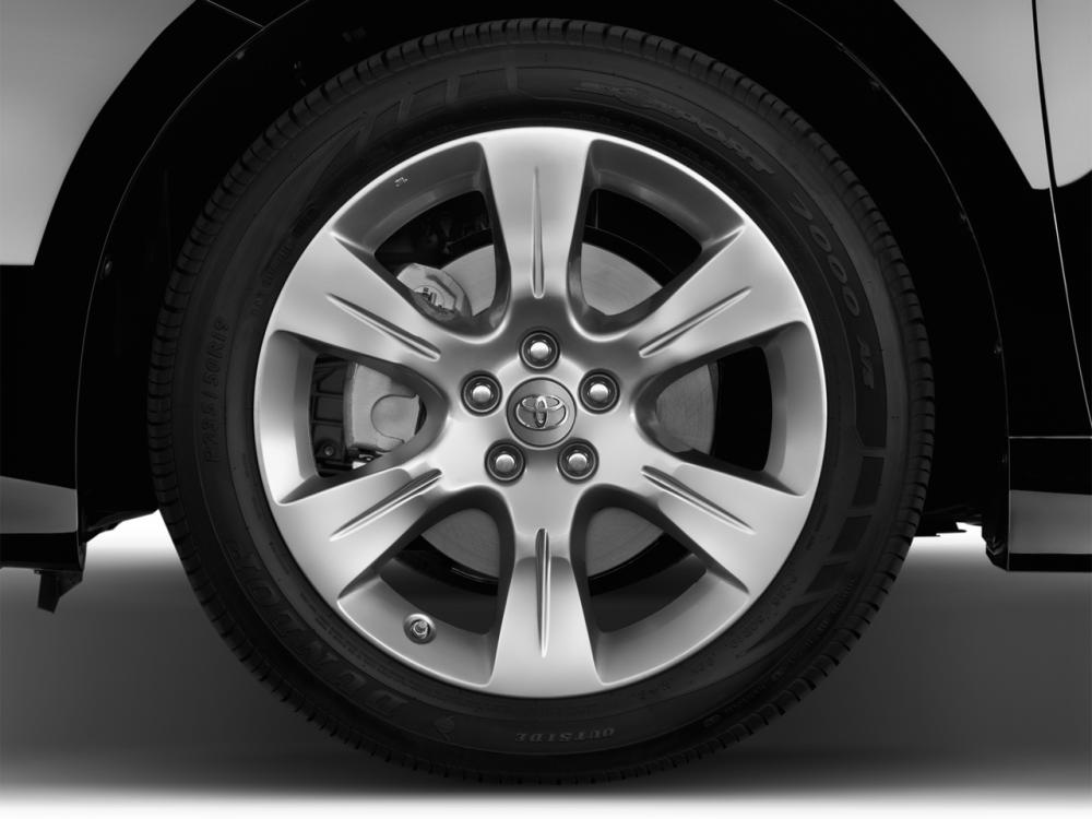 Đánh giá thân xe Toyota Sienna 2015