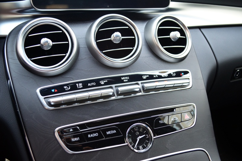 Hệ thống điều hòa của Mercedes-Benz C250 AMG.