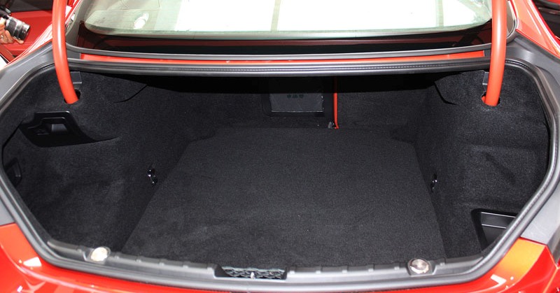 Đánh giá khoang hành lý xe BMW M6 Gran Coupe 2015