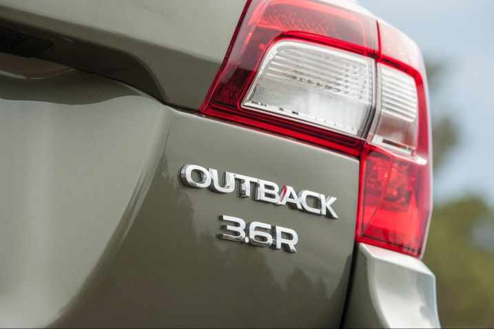 Đánh giá đuôi xe Subaru Outback 2015