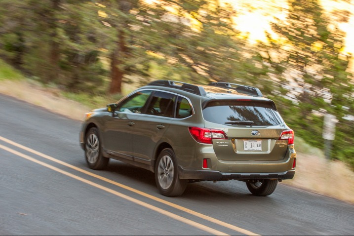 Đánh giá đuôi xe Subaru Outback 2015