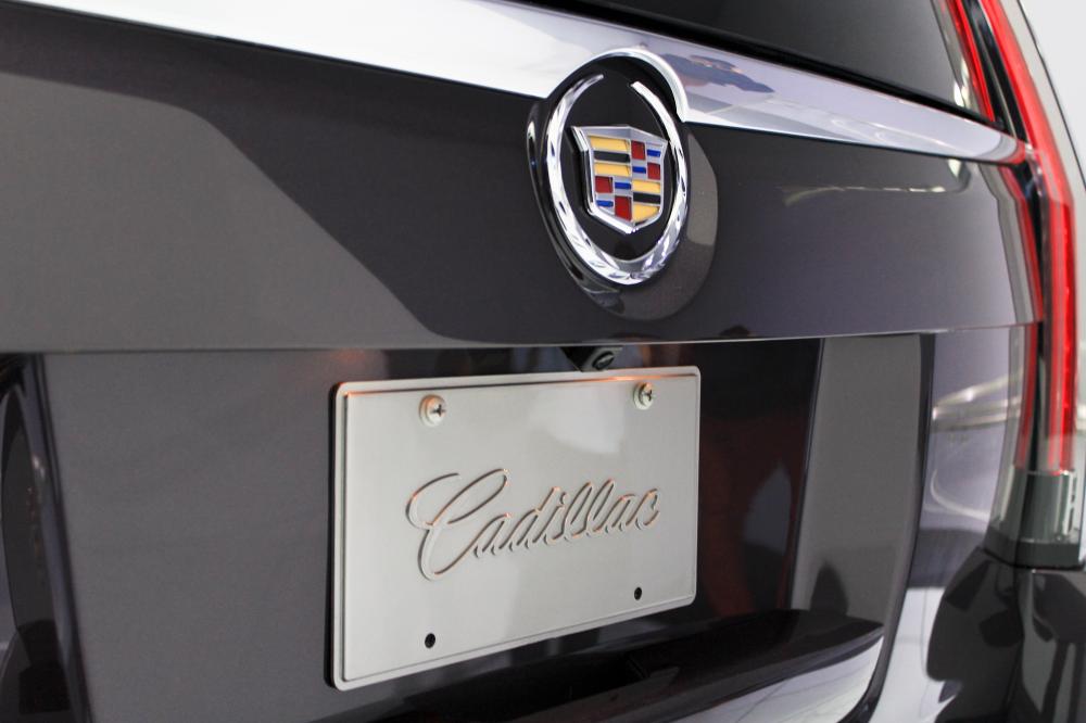 đuôi xe Cadillac Escalade 2015 3