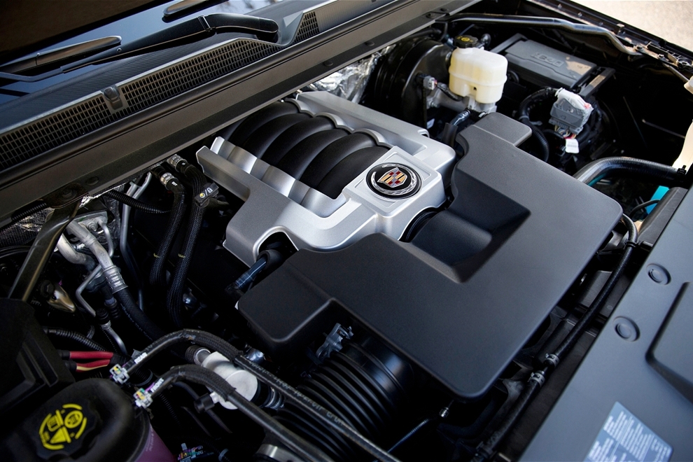 Sức mạnh của Cadillac Escalade 2015 đến từ động cơ 6.2 lít V8 1