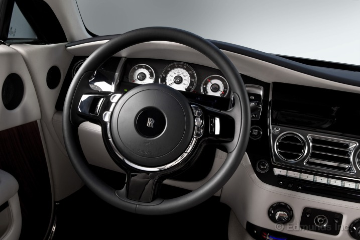 Vô-lăng của Rolls-Royce Wraith Coupe 2014 1