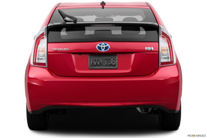 Đánh giá xe Toyota Prius 2015 9