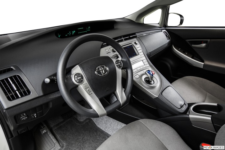 Đánh giá xe Toyota Prius 2015 192