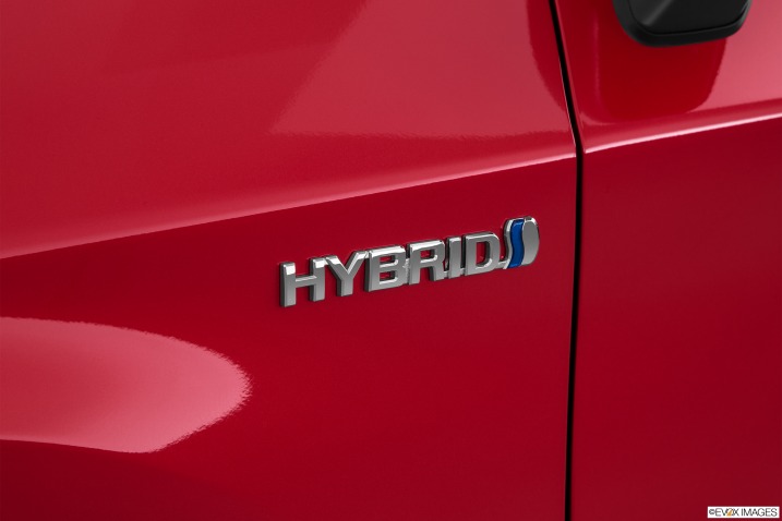 Đánh giá xe Toyota Prius 2015 111111