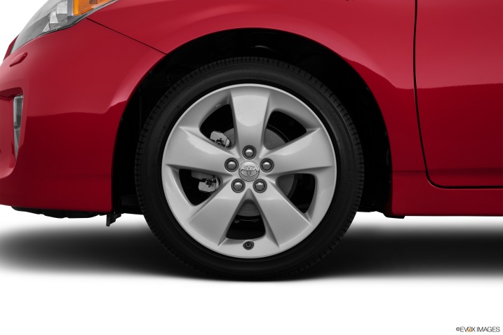 Đánh giá xe Toyota Prius 2015 7