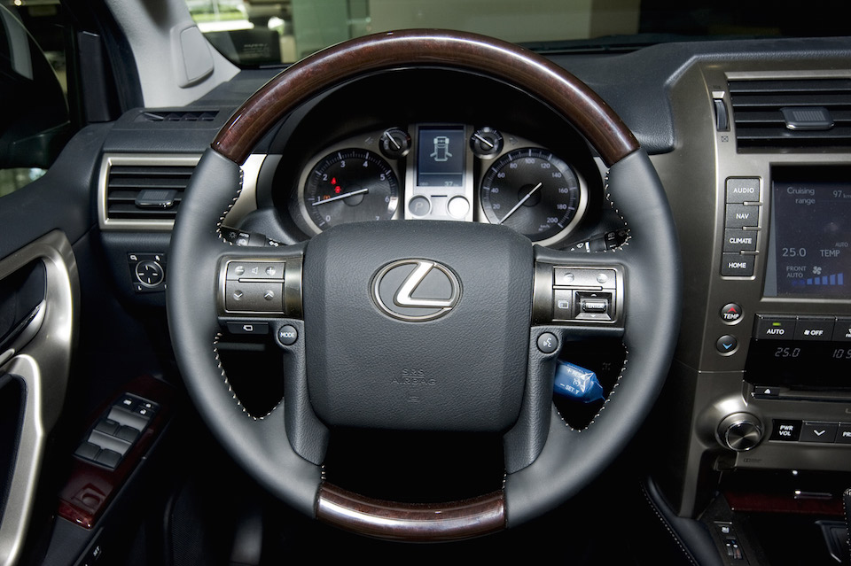 vô-lăng của Lexus GX 460 2015 2